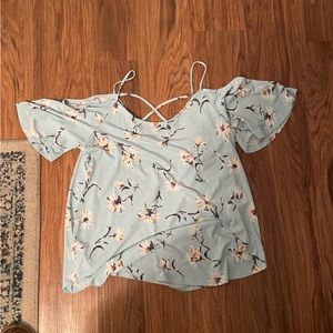 Kaileigh size L back detail cold shoulder top